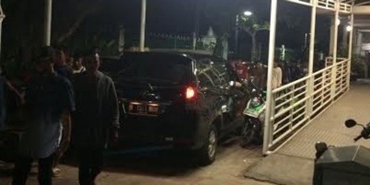adu mulut lawan pejalan kaki
