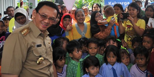 Ahok langsung marah-marah di hari kerja pertama 2016