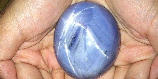 Batu akik Blue Saphire seharga Rp 2,4 T ditemukan di Sri Lanka