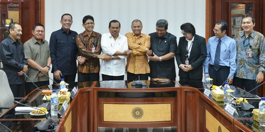 Kemesraan KPK dengan Kejagung dan Polri di bawah pimpinan baru