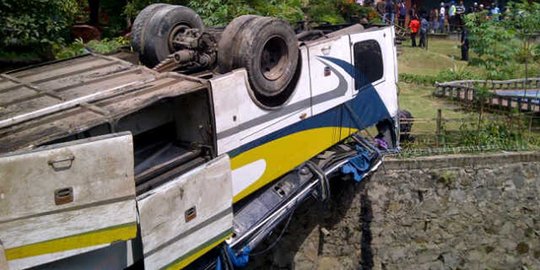 Kecelakaan tunggal bus di Simalungun tewaskan dua orang