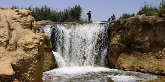 Ini satu-satunya air terjun di tengah tandusnya Mesir