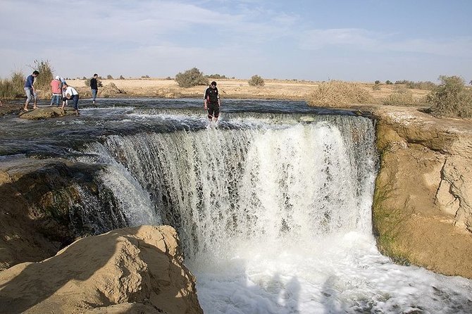 air terjun di wadi el rayan mesir