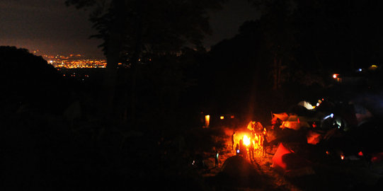 10 Ribu warga Bogor masih pakai lampu tempel untuk penerangan malam
