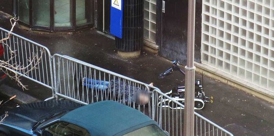 Robot periksa jasad pria berpisau penyerang kantor polisi di Paris