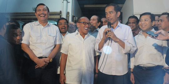 Spekulasi di balik strategi Golkar merapat ke Jokowi-JK