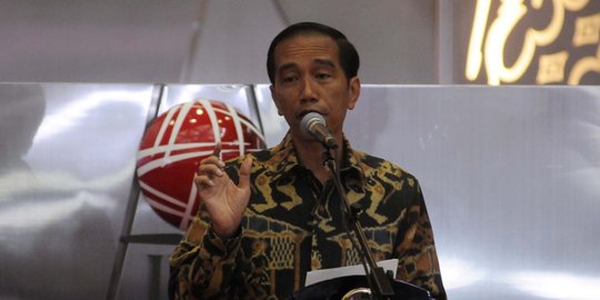 Jokowi lantik Kepala Lemsaneg di Istana, Megawati hadir