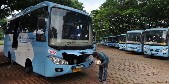 Ahok berambisi kuasai seluruh rute angkutan umum Jakarta