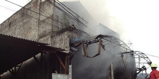Hotel Marbella Bandung terbakar, empat orang terjebak di lantai 16