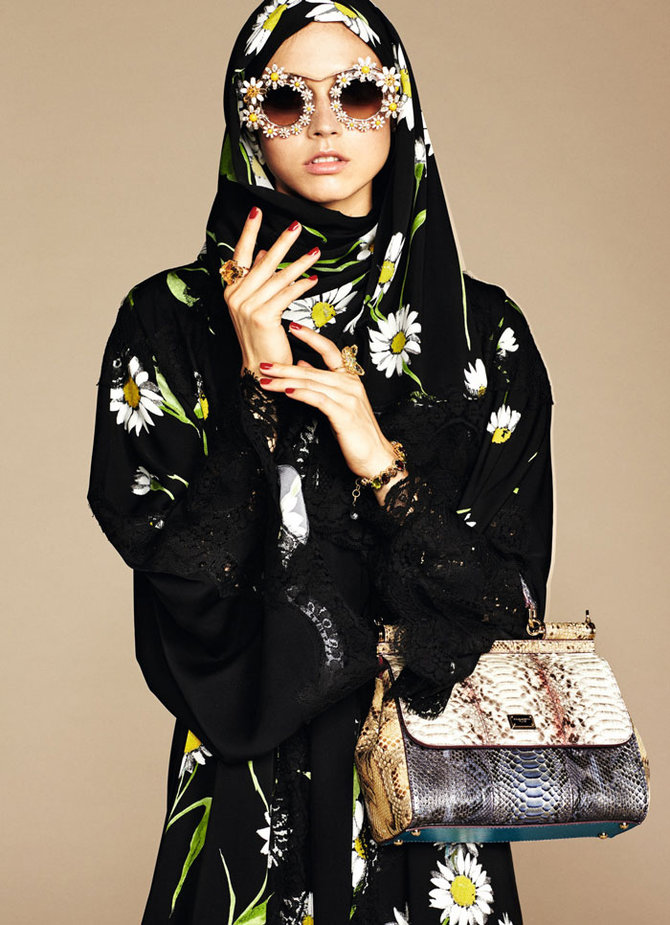 koleksi hijab dan abaya pertama dolce amp gabbana