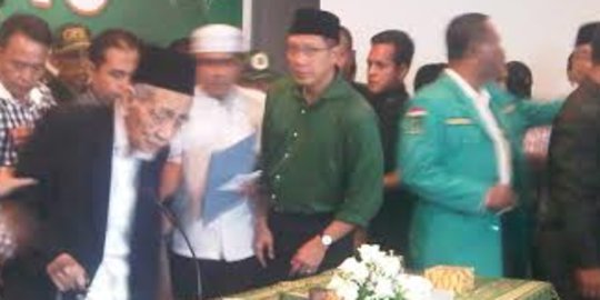 Ditelepon Mbah Moen, dua kubu PPP bertemu pekan depan bahas islah