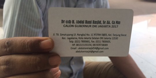 Di Rakernas PDIP, beredar kartu nama penantang Ahok bergelar Doktor