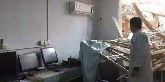 Bongkar rumah sakit saat masih ada pasien, pejabat pemkot dipecat