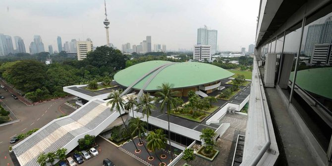 hari ini dpr ahok vs dan Kumolo ini Tjahjo  dilantik DPR di Anung merdeka.com hari Pramono