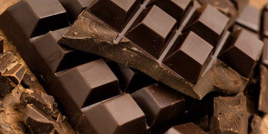 Cokelat, obat lezat untuk atasi batuk kamu