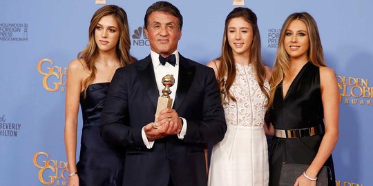 Sylvester Stallone bersama tiga putrinya yang cantik