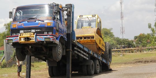 3 Alat berat ditarik dari lokasi pengeboran sumur baru Lapindo