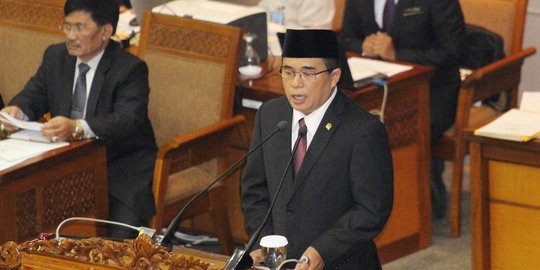 Ade Komarudin dilantik jadi Ketua DPR, PDIP sindir keabsahan Golkar