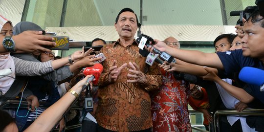 TNI pukul polisi, Luhut sebut kakak adik tak apa sekali-kali boxing