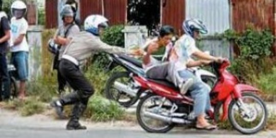 Demi kelancaran balap liar polisi sampai gelar car free night