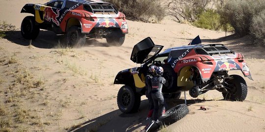 Keganasan trek Rally Dakar 2016 bikin pecah ban