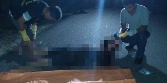 Jasad pria bersimbah darah tergeletak di jalan di Pekanbaru