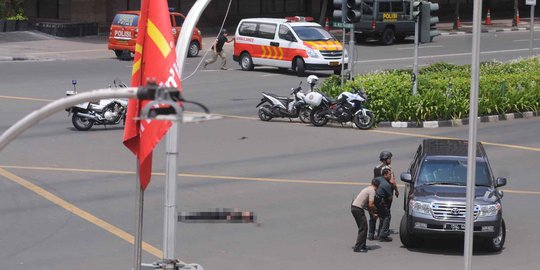 Tembak menembak terjadi di Thamrin, suara ledakan berulang kali