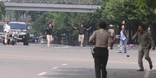 Teror granat di Thamrin, tentara & Gegana menyisir sekitar Istana