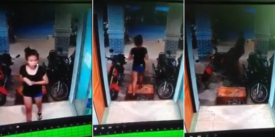 [Video] Cewek seksi pakai hotpants ini ternyata maling motor!