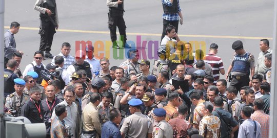 JK: Kalau di negara lain ada bom pada lari, kita malah didatangi