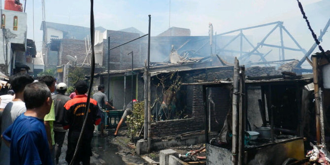 Belasan rumah terbakar di Semarang