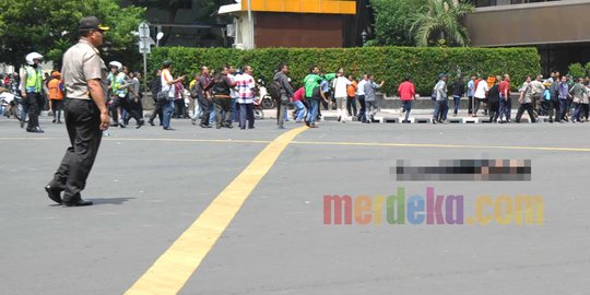 Rais, pria berseragam hitam yang tergeletak di Jalan Thamrin tewas