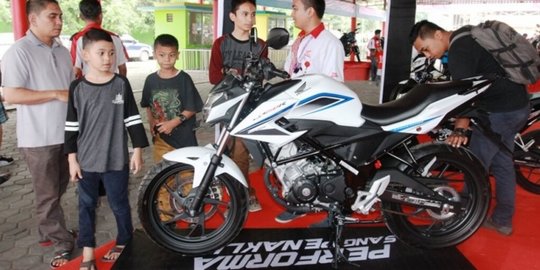 Honda tegaskan diri jadi penguasa segmen sport di akhir 2015