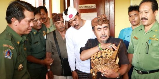 Lupa kombinasi brankas, mahkota Raja Klungkung terkurung 22 tahun