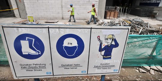 Ahok ingatkan standar keselamatan kerja