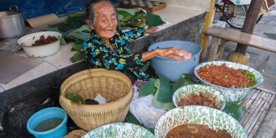 Perjuangan Mbah Lindu hidupi 5 anaknya dengan jualan gudeg