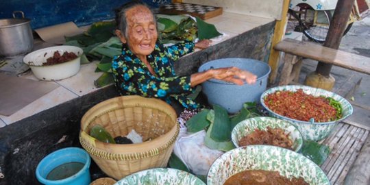 Punya rasa khas, gudeg Mbah Lindu dijadikan oleh-oleh turis asing