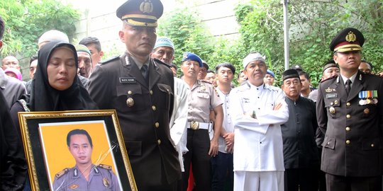 Bupati Purwakarta tanggung semua biaya pendidikan anak Bripka Taufik