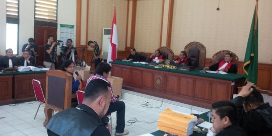 Nama Engeline diambil dari mendiang ibunda Margriet  ?