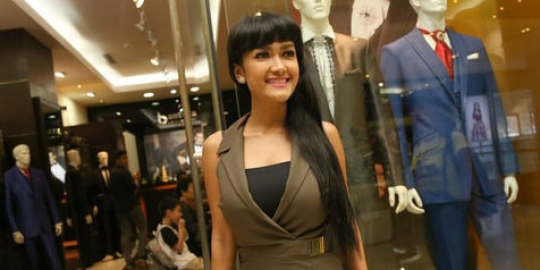 \'Dilangkahi\' sang adik nikah, Julia Perez: Tenang aja