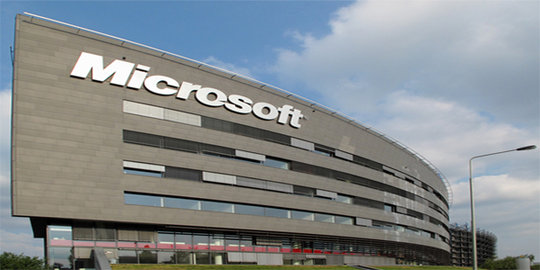 Microsoft sumbang USD 1 miliar untuk komputasi awan