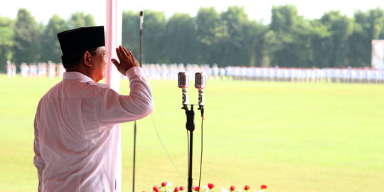 Habibie sebut Soemitro idolanya, Prabowo langsung beri hormat