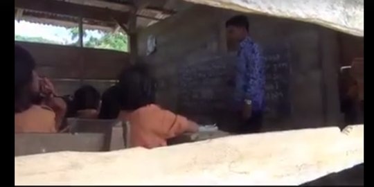 Video ini gambarkan berapa mirisnya kondisi pendidikan di Indonesia