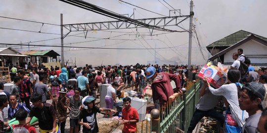 Suasana kepanikan warga saat kebakaran Kampung Bandan