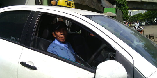 38 Tahun jadi sopir taksi, dari dirampok sampai debat dengan polisi