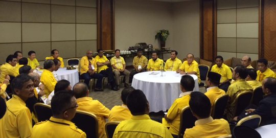 Selain muda, calon ketua umum Golkar juga harus punya finansial kuat