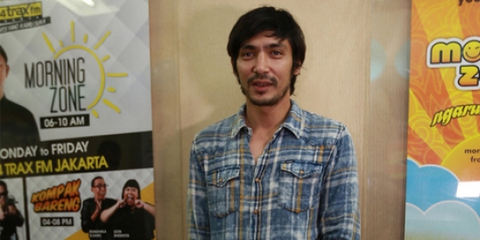 Mundur jadi aktor, ini dia alasan Abimana Aryasatya