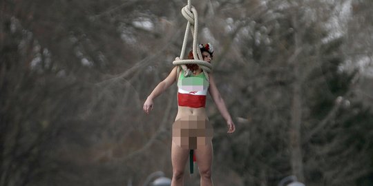 Aksi Femen gantung diri tolak kunjungan Presiden Iran di Paris