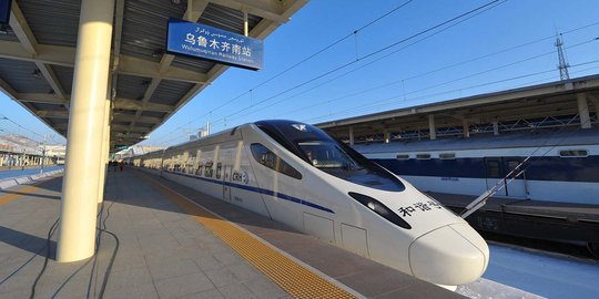 Ini jawaban China soal kereta cepat Indonesia lebih mahal dari Iran