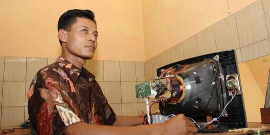 Laris manis, TV merek Maxreen buatan Kusrin akan dipatenkan